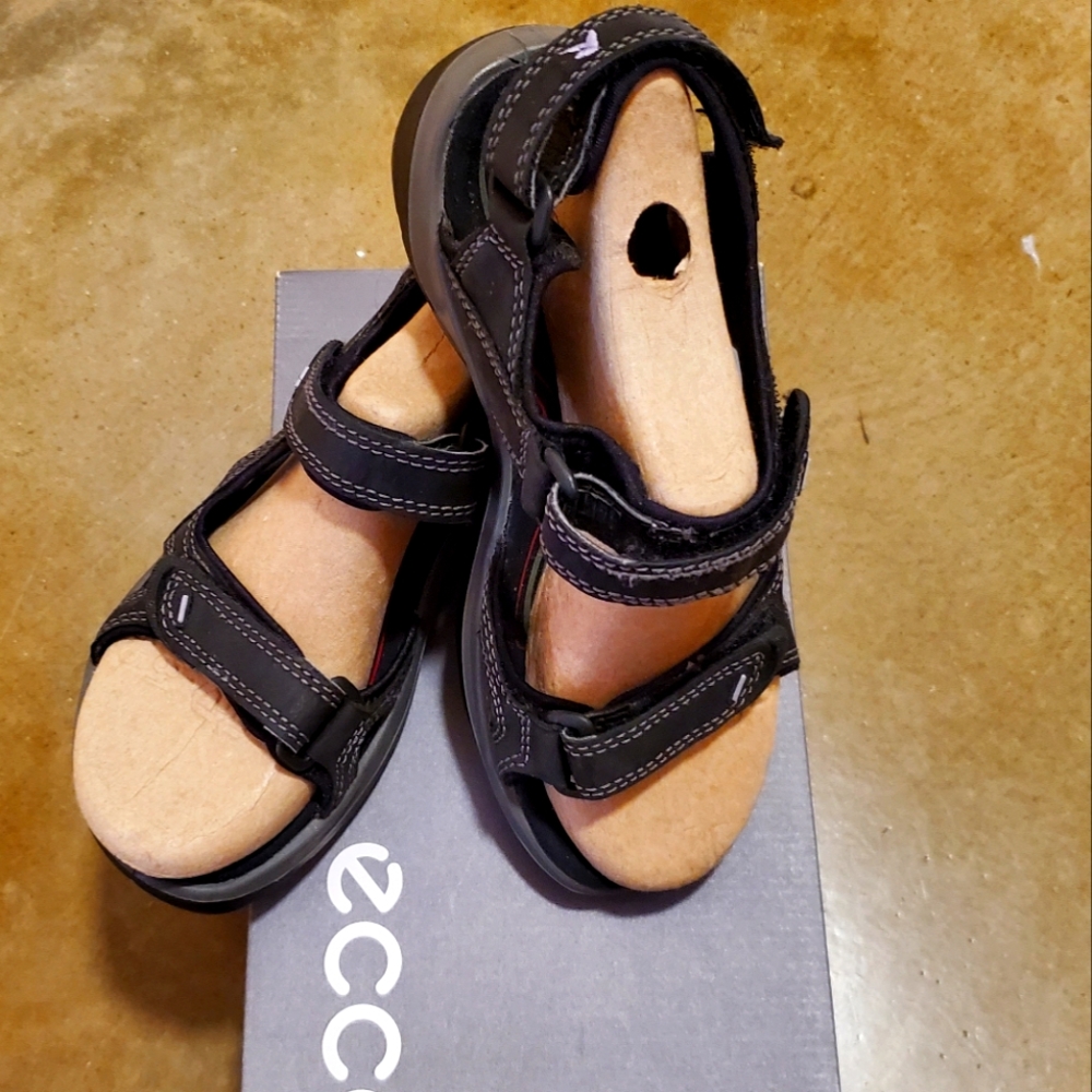Womens Ecco Yucatan Offroad Sport Sandals Size 35 (Us… Gem